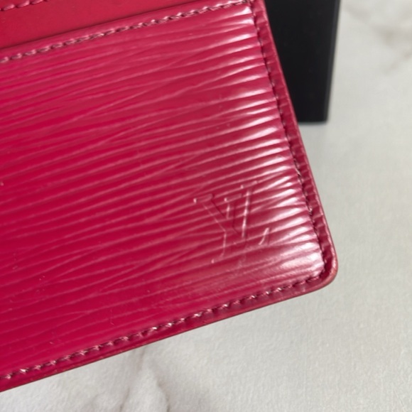 Louis Vuitton epi cardcase holder - Picture 11 of 12